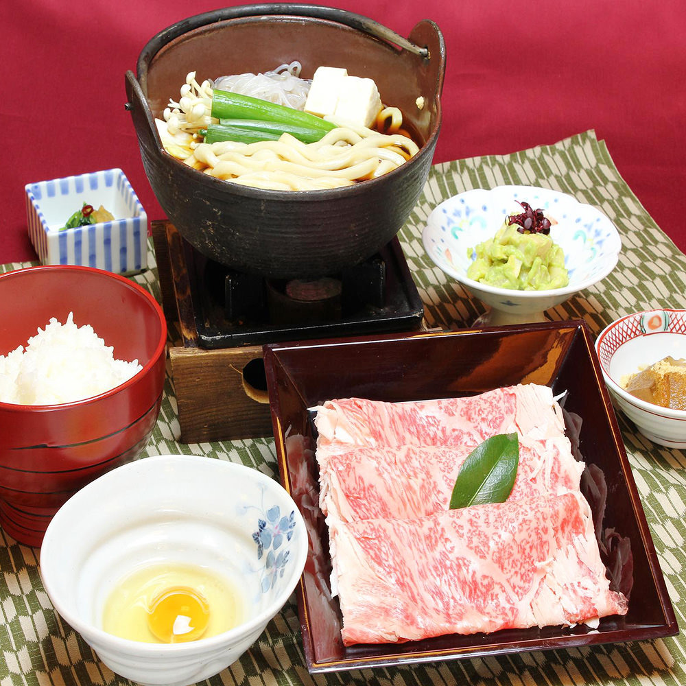（天ぷら付き） すき焼き御膳　　　　　2,200円(税込) 国産牛 上 すき焼き御膳　3,300円(税込) 黒毛和牛 特上 すき焼き御膳 4,400円(税込)
