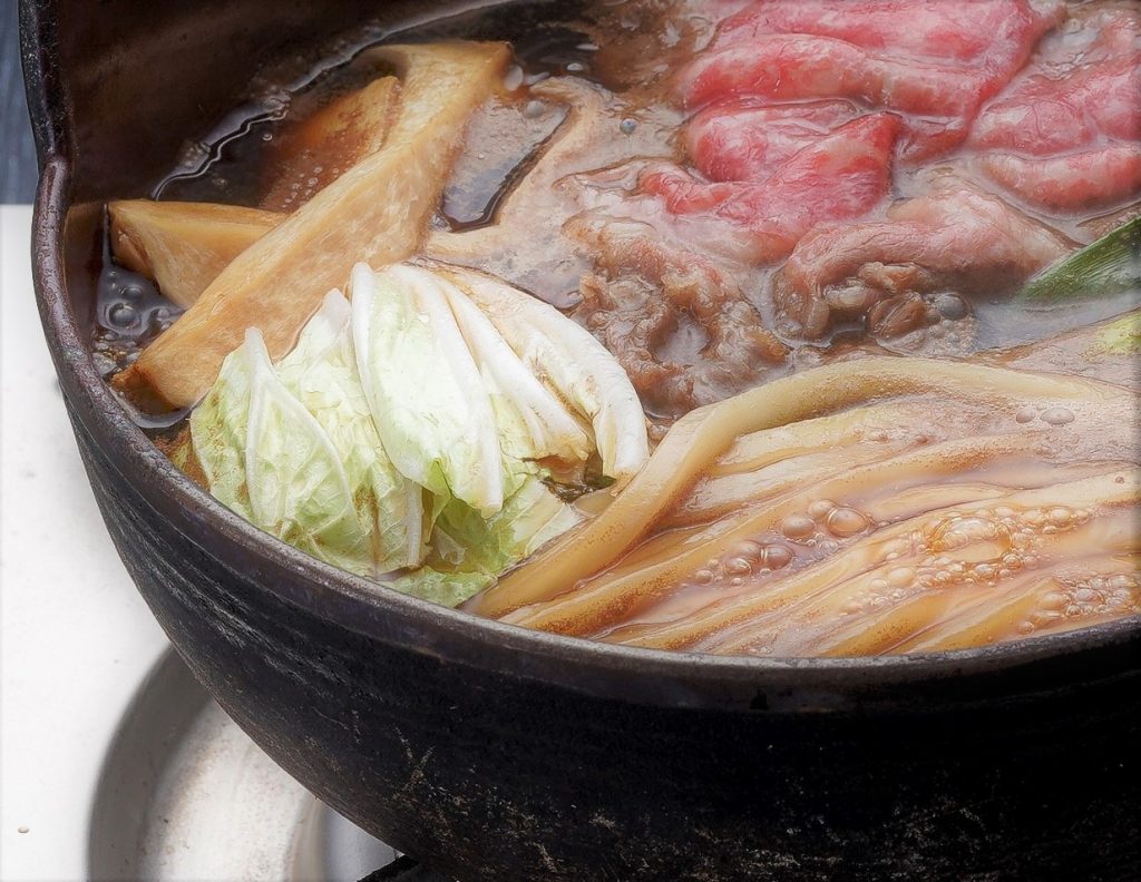 Sukiyaki set meal at [Udon Chiri Honke Nishiya Honten] in Shinsaibashi